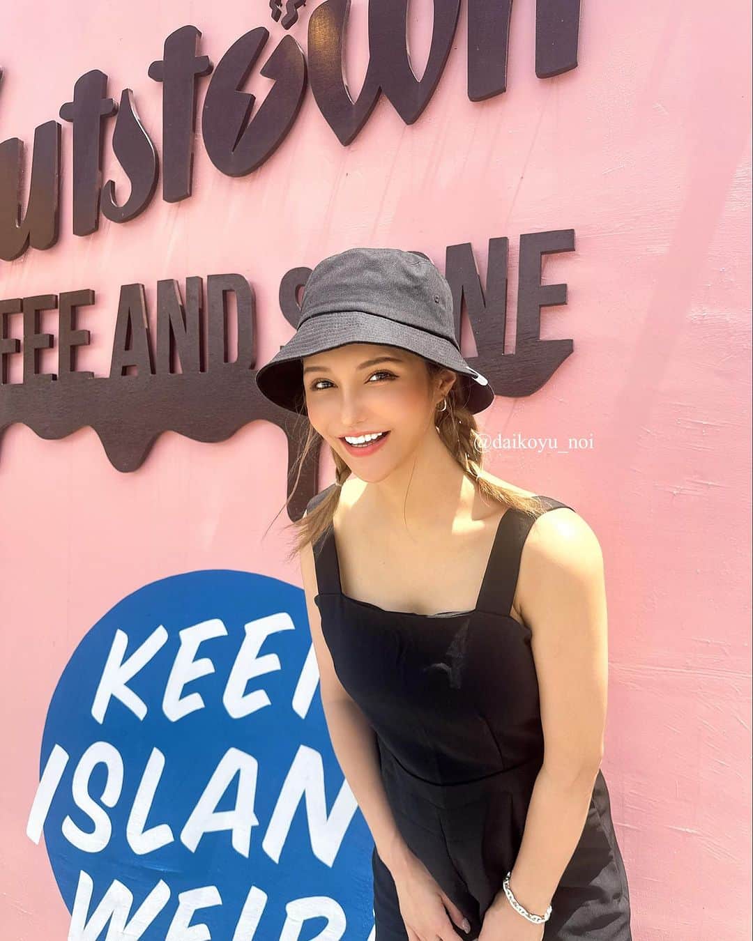 のいちゃんのインスタグラム：「. . 石垣島で見つけたハワイアンカフェ🌺 めっちゃご飯全部美味しかった😳 次石垣行ったらまた行きたいな！ . . . #沖縄#水着#水着女子#tatoogirl  #afactory #ダウンタイム#淡路島 #ショートカット#シーシャ #vantyme#travel#summer#diet#sea#beauty#整形#豊胸#makeup#川越#大阪#北新地#ミナミ#東京#新宿#歌舞伎町#博多#錦#キャバ嬢#シーシャ#のいちゃん」