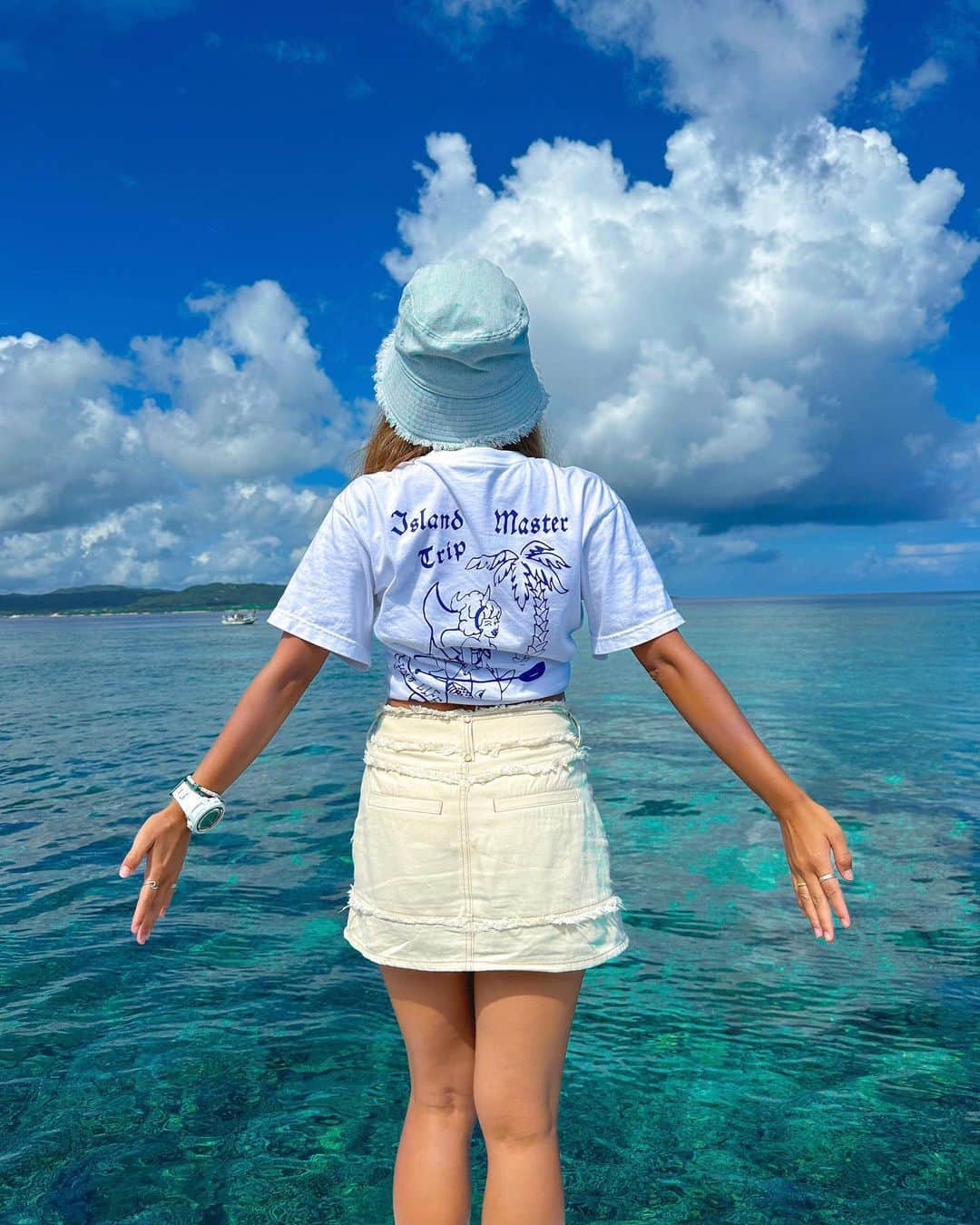 Riho kawaiさんのインスタグラム写真 - (Riho kawaiInstagram)「. Island Tripmaster🌴💙 に私はなる！！！✌︎✌︎✌︎✌︎✌︎✌︎✌︎ ⁡ ⁡ In西表島💎💎 可愛いTシャツは @umigasuki.official のだよ〜🫶🫶 ⁡ ⁡ りほはMサイズでゴムでしばって短くしてる👱🏾‍♀️ ⁡ ⁡ ⁡ ⁡ 📍#西表島  🚤 @rayreef_iriomote  👕 @umigasuki.official   ⁡ ⁡ #islandtrip#tabiwaku#タビワク#オリジナルTシャツ」7月21日 17時55分 - ripo0322