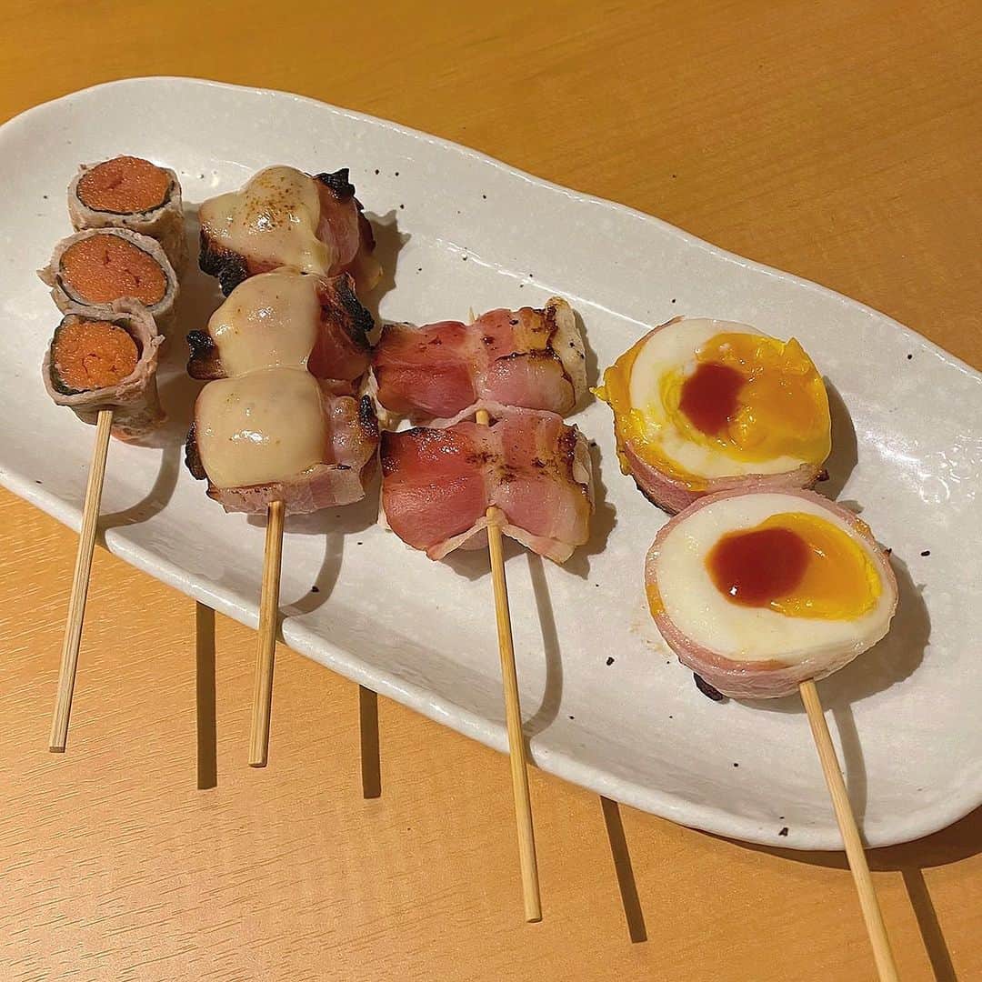 きじょうもんのインスタグラム：「博多野菜巻き串とこだわりフルーツ酎ハイ！@きじょうもん名駅店（名駅/居酒屋/個室/宴会）  野菜がたっぷりヘルシーで見た目も楽しくなるような野菜巻き串を楽しめます！ 宴会や飲み会、歓迎会、送迎会はきじょうもん名駅店で！デートや合コン、同窓会にも人気の個室ございます！  6月からプレミアム商品券、金シャチマネー使用可能です！  #きじょうもん名駅店 #きじょうもん#焼き鳥#飲み放題#野菜巻き串#博多野菜巻き#もつ鍋#酎ハイ#サワー#居酒屋#フルーツ酎ハイ#はかた野菜巻き#野菜巻き#名駅居酒屋#名古屋駅居酒屋#デリバリー#個室#肉巻き#名駅#餃子#名駅ディナー#名古屋グルメ#名駅グルメ#名古屋デート#女子会#プレミアム商品券#金シャチマネー#女子会#歓迎会#送別会」