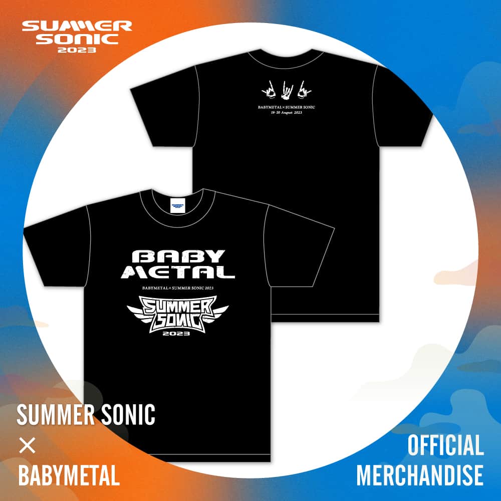 サマーソニックのインスタグラム：「【オフィシャルグッズ】 #BABYMETAL #TREASURE とのコラボグッズが登場！ お互いのロゴオマージュなどファンにはたまらないデザインが実現👕✨ 本日18時より販売スタート！その他アイテムも好評販売中🛒 🔗 詳細はプロフィール欄のリンクより公式サイトをご確認下さい😇 #summersonic #サマソニ  ＼事前通販は開催までにお届け📦💨／ 【販売終了】8/8(火) 23:59 【発送期間】8/14(月)より順次お届け」