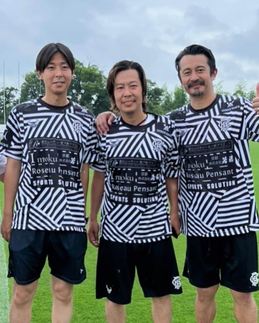 石塚啓次のインスタグラム：「オーナー！ヨシ！ 今回は本当に開催させて頂きありがとうございました！ サッカーって良いですね！ またサッカーしましょう！ また子ども達の為にしましょう！ またサッカー仲間の為にしましょう！ また飲みましょう！ また熱く？語りましょう！ サッカー界の為にありがとうございます！ またですね！  今度ロールスロイスください！ 押忍！  #石塚啓次 #YouTube #宵宵祇園  #yoiyoigion  #ブエナビスタデポルテ #buenavistadeporte #バルセロナ」