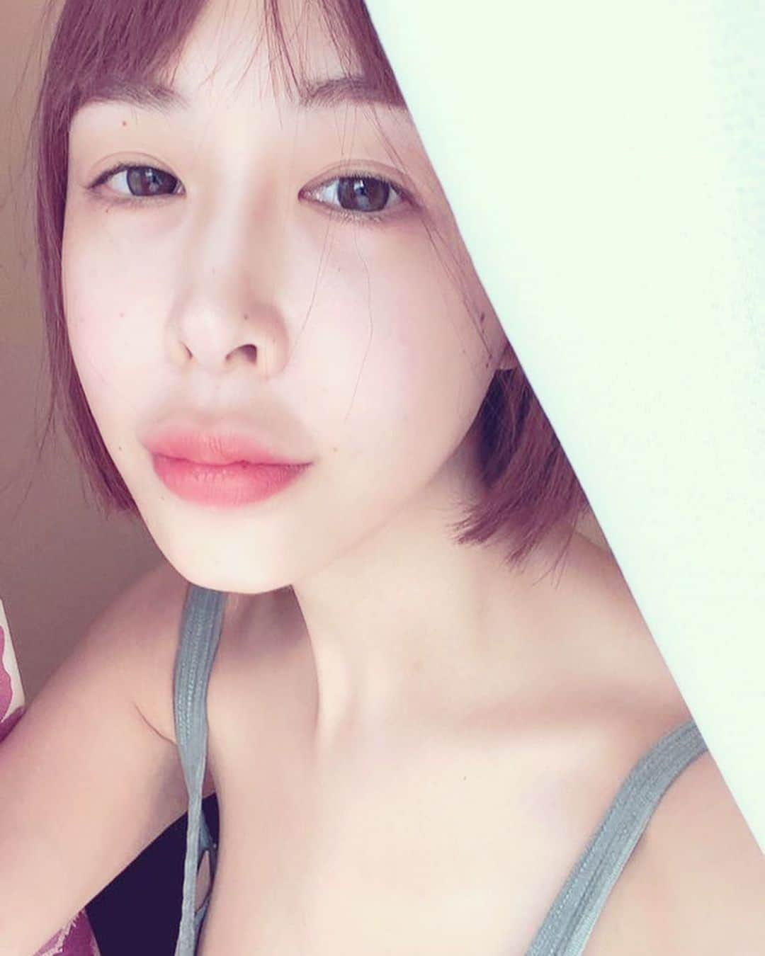 朝日奈るみな（芽森しずく）のインスタグラム：「髪の毛バッサリ☺️ 水色好き☺️」