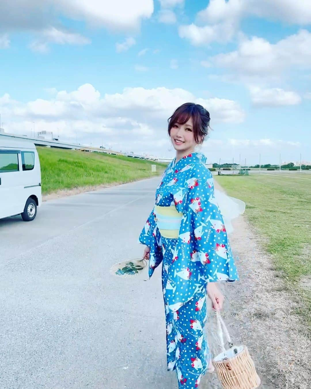 Elyさんのインスタグラム写真 - (ElyInstagram)「Completed the yukata photoshoot this year as well💎 ✦ 今年も浴衣撮りました💙 ✦ 今年也順利拍攝到浴衣～(｡☌︎ᴗ☌︎｡)❤︎而且是晴天☀️  Photo by @dzzdm  Kimono & hair @kimono_luna  #ely #elycosplay #cosplay #yukata #浴衣 #summer #lété #lete」7月21日 18時32分 - eeelyeee