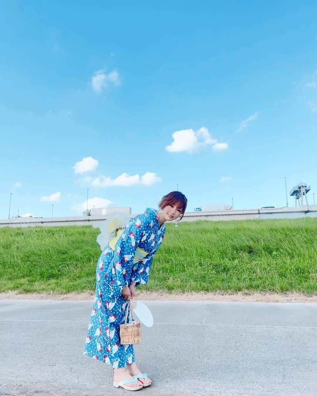 Elyさんのインスタグラム写真 - (ElyInstagram)「Completed the yukata photoshoot this year as well💎 ✦ 今年も浴衣撮りました💙 ✦ 今年也順利拍攝到浴衣～(｡☌︎ᴗ☌︎｡)❤︎而且是晴天☀️  Photo by @dzzdm  Kimono & hair @kimono_luna  #ely #elycosplay #cosplay #yukata #浴衣 #summer #lété #lete」7月21日 18時32分 - eeelyeee