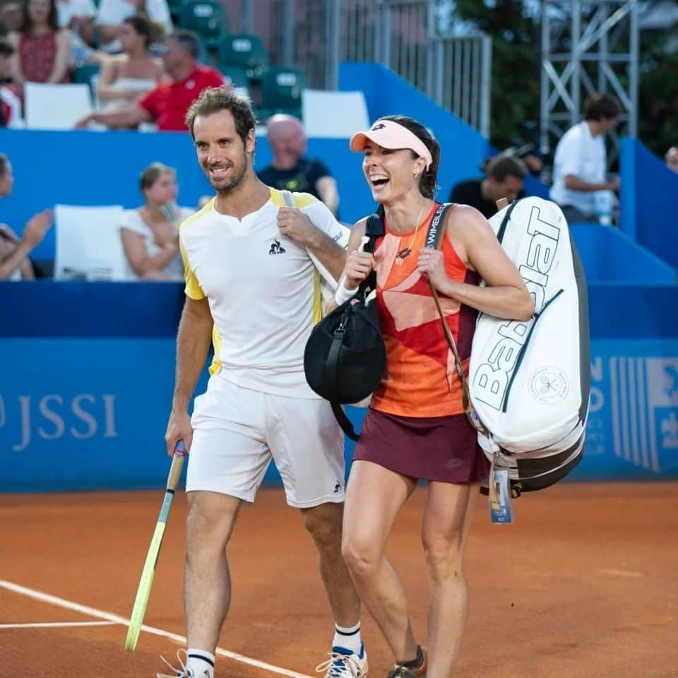 アリーゼ・コルネさんのインスタグラム写真 - (アリーゼ・コルネInstagram)「Quel immense bonheur de jouer ce premier jour de @hopmancup avec mon ami @richardgasquet34 et de ramener cette première victoire pour la France 💪🇨🇵  Et tout ça sur les courts de mon club devant un public au rendez-vous 😍🥹🙏 #IssaNissa   A tout à l'heure pour notre deuxième match contre la Suisse où nous essayerons de gagner notre place en finale ! ✊️」7月21日 18時37分 - alizecornet