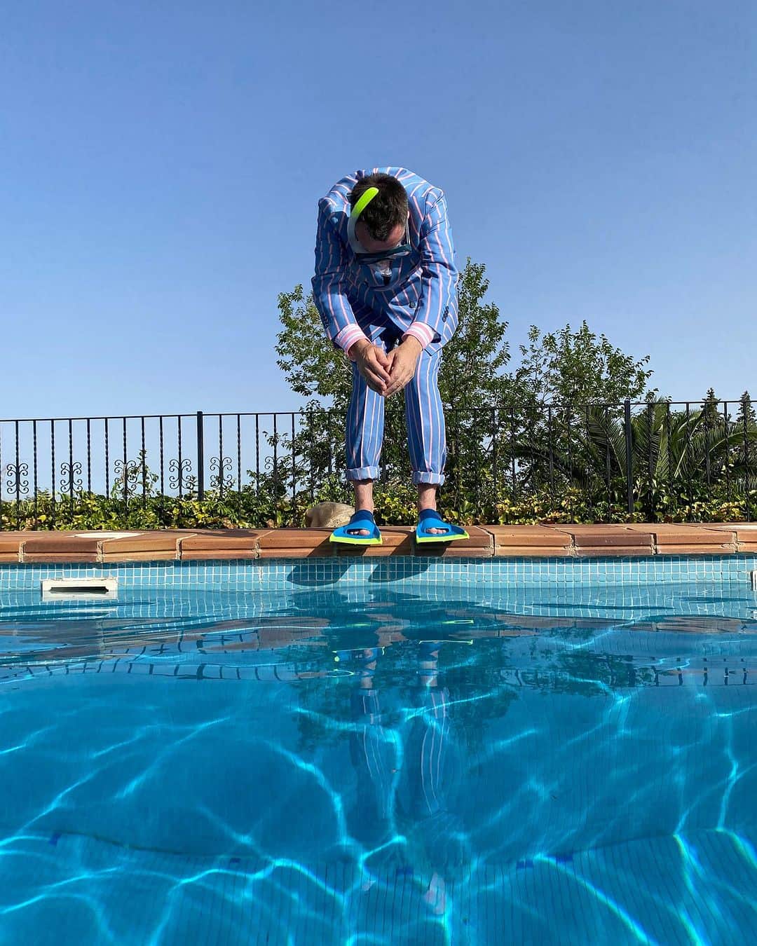 ガルシアマドリッドさんのインスタグラム写真 - (ガルシアマドリッドInstagram)「verano, verbena, piscina, color   🏊‍♀️   @garciamadrid #garciamadrid #sastreriacontemporanea」7月21日 19時10分 - garciamadrid