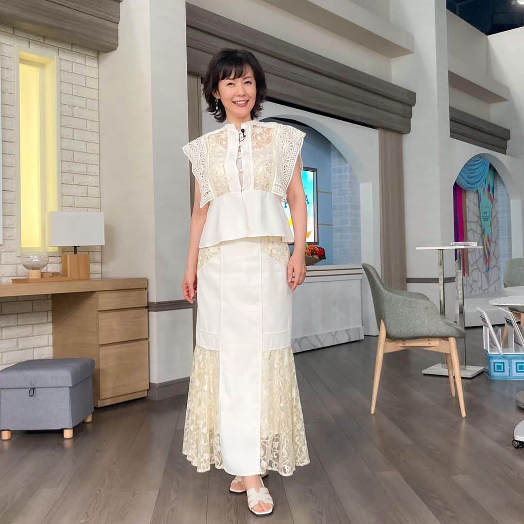 六車奈々さんのインスタグラム写真 - (六車奈々Instagram)「昨日の衣装。スタイリストの村田さんは、いつも新しい私を見つけてくれる🥰  #ootd  #セットアップ  #衣装 #六車奈々  #japan #japanese #japanesebeauty #fashion」7月21日 19時27分 - nanarokusha