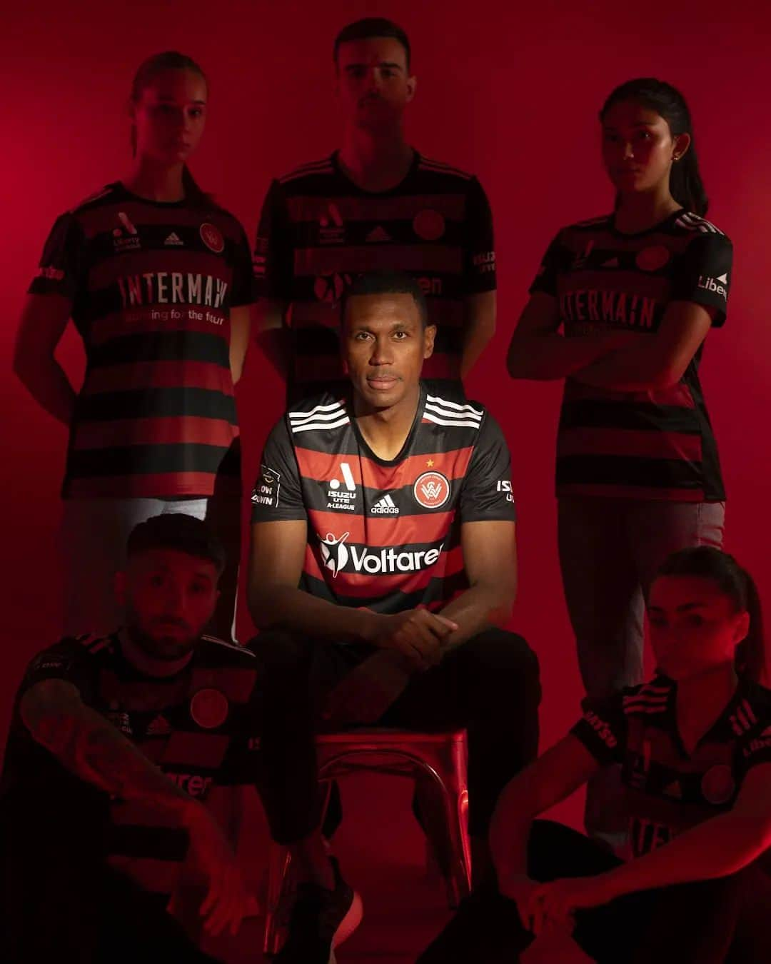 マルセロ・アントニオ・ゲデス・フィリォのインスタグラム：「@wswanderersfc home jersey 2023/24 ❤️🖤」