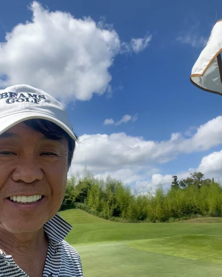 のインスタグラム：「晴れ男参上❣️ ビームス社内コンペ…⛳️🏌️‍♂️🏌️‍♀️ 暑かったぁ〜☀️楽しかったぁ〜！ 難しかったぁ〜…ブリストルヒルゴルフクラブ @beamsgolf #ビームス社員コンペ」