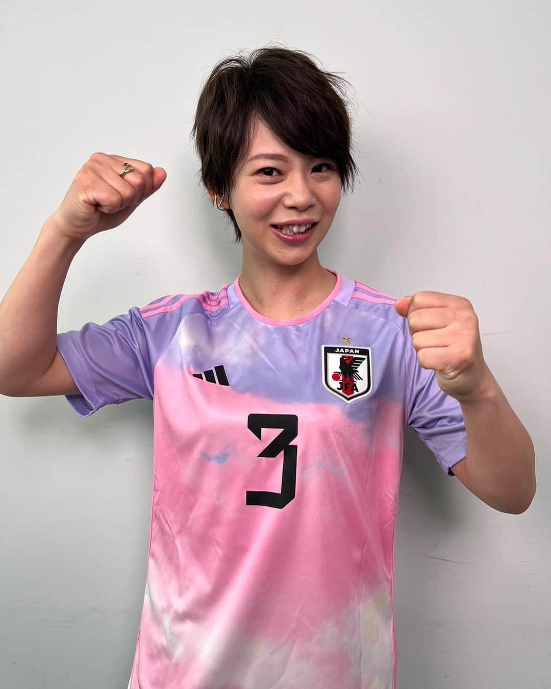 高木菜那さんのインスタグラム写真 - (高木菜那Instagram)「ついに女子ワールドカップが開幕⚽ 🔥 なでしこジャパンの初戦は、 7月22日16時から、ザンビアと対戦です！ 全力でなでしこジャパンを応援しましょ⭐️ わくわく！どきどき！！ 咲き誇れ‼️なでしこジャパン‼️  @adidastokyo  #fifawwc  #なでしこジャパン  #咲き誇れ  #createdwithadidas  #私達の声きっと届く #ユニフォーム可愛い #NANA」7月21日 19時33分 - nana.takagi