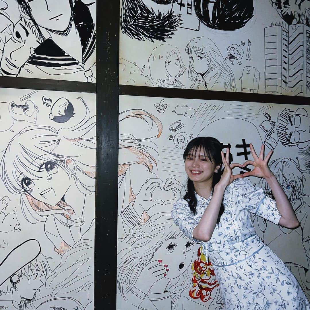 のインスタグラム：「漫画家イエナガの複雑社会を超定義 今回はハイパーカジュアルゲームです！ 珍しく可愛い格好をしているくららちゃんにも注目です🫶 このあと23:15〜　ぜひご覧ください☺︎」