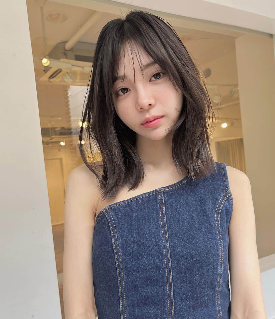 金田和樹のインスタグラム：「ふんわり顔まわりレイヤーミディアム♡ おすすめです😊」