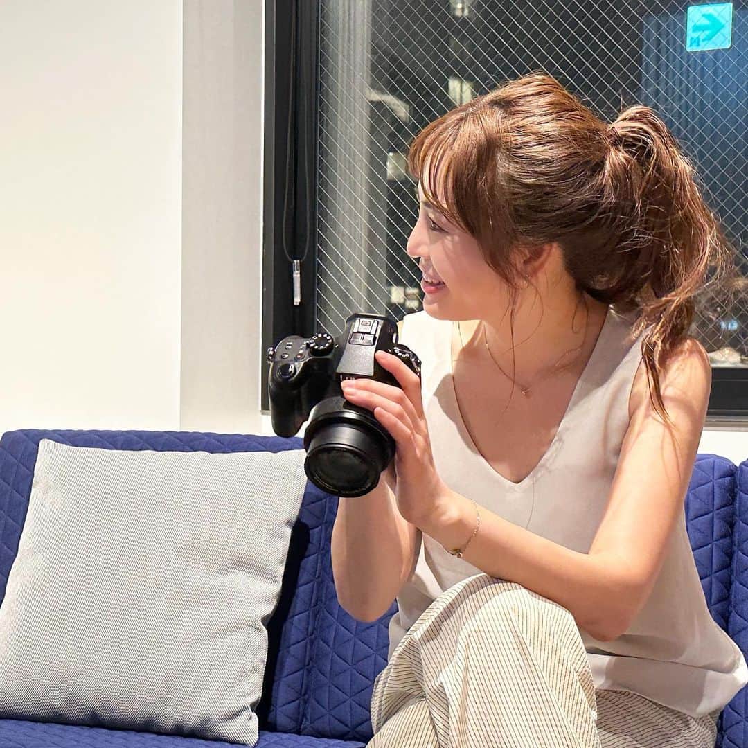 ericaのインスタグラム：「早くみんなにも見せたいなぁ☺️  #erica #素材チェック #撮影の一コマ📸」