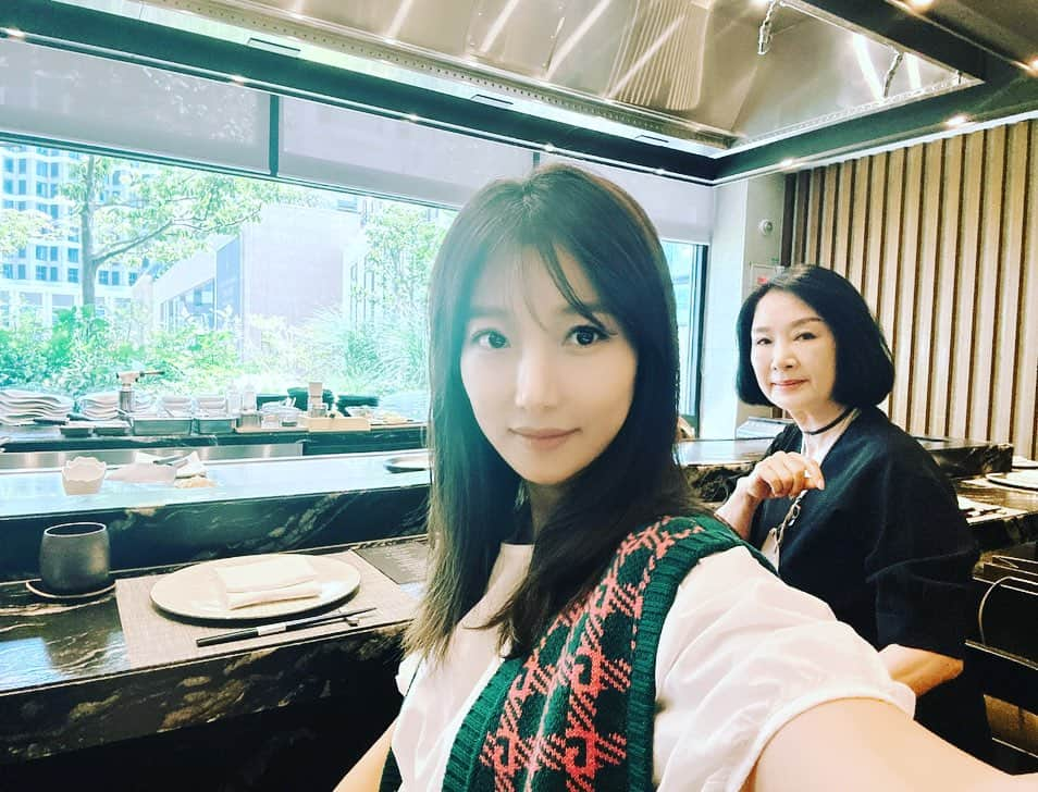 イ・イネさんのインスタグラム写真 - (イ・イネInstagram)「🍽️ 🥗🥩🍣🥂」7月21日 19時54分 - inhye_0221