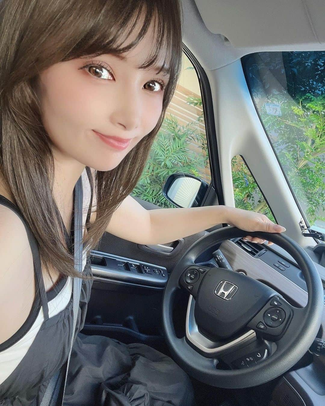 れなさんのインスタグラム写真 - (れなInstagram)「#ホンダ の#フリード レンタカー🚗 ミニバンタイプは便利だけどバス運転してるみたいだね🚌  ⁡２枚目🤳 今回の戦利品👡 ⁡ ⁡ ⁡ ⁡ #アラフォー  #アラフィフ  #アラフォーコーデ  #車  #車好き  #車大好き  #車好きな人と繋がりたい  #アートメイク  #ショッピング  #メディカルブロー  #アウトレット」7月21日 20時01分 - lena_mania_