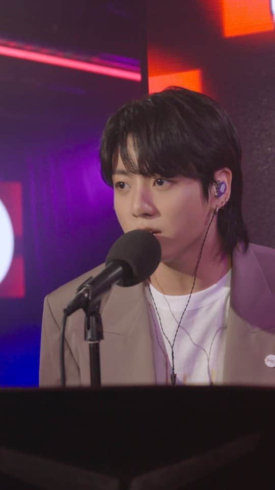 BTSのインスタグラム：「정국 (Jung Kook) 'BBC Radio 1 Live Lounge' Behind Short Film #정국 #JungKook #JungKook_Seven」