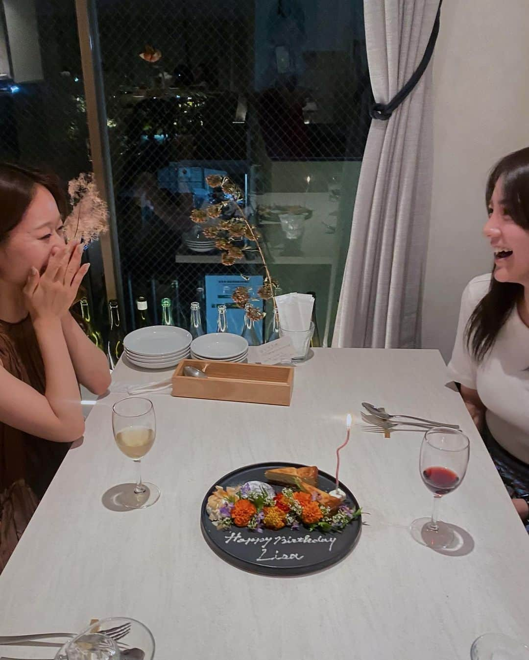 岡山友里愛さんのインスタグラム写真 - (岡山友里愛Instagram)「幸せな夜🍷 料理が綺麗で美味しくて、新しいワインの発見があって、ヒトがあたたかい場所♡ おすすめのお店です🩵」7月21日 19時57分 - ___yuria____