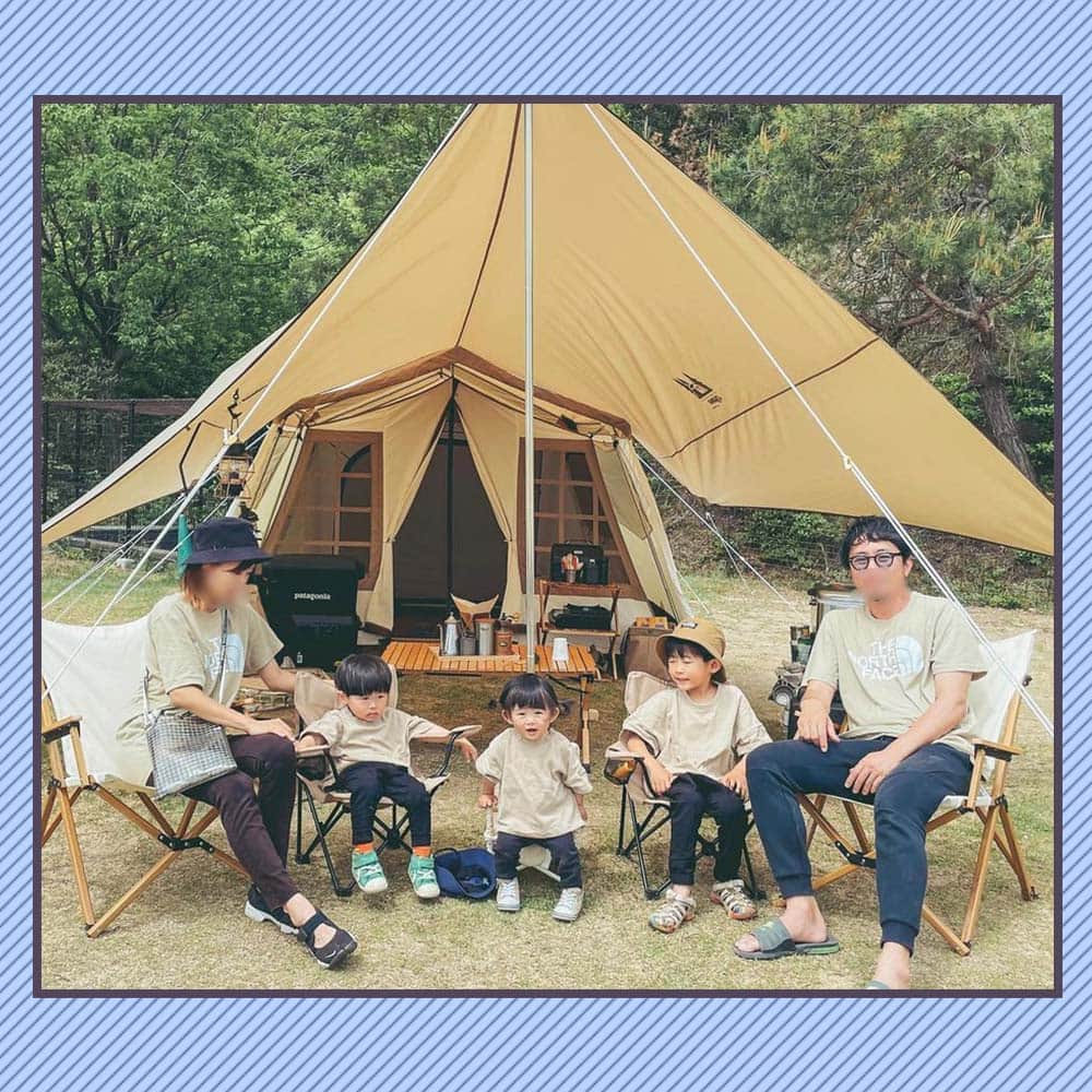 mamagirl ママガールさんのインスタグラム写真 - (mamagirl ママガールInstagram)「@mamagirl_jp  夏のレジャーにキャンプに行く方も多いはず⛺ 家族でリンクコーデにすればもっと楽しめること間違いなしです✨ この投稿を参考に挑戦してみよう😊💛  @tomo_familycamp さんの投稿を引用させていただきました✍️ ・・・・・・・・・・・・・・・・・・・・・・ ピンクのキャンプベスト予想以上に可愛いすぎて すぐ様、子達の分も🫡リンクコーデ嬉しい〜✌🏼🤍 娘がピンクのベストめちゃくちゃ喜んでました☺️ ・・・・・・・・・・・・・・・・・・・・・・ photo by @tomo_familycamp @hash.camp hash.camp @n0ripir0 @_mmmcamp_ @mossan.0509    素敵なお写真ありがとうございます☺ 『ママガール』ではオシャレも子育ても楽しみたいママさんに向けて発信中✨ @mamagirl_jp や #mamagirl のタグ付けをして下さった投稿からも紹介しております。  是非、タグ付けやハッシュタグをつけて投稿してみてください🌷  #mamagirl #ママガール #こどものいる暮らし #赤ちゃんのいる暮らし #丁寧な暮らし #シンプルな暮らし #おうち遊び #おうち時間 #親子コーデ #親子リンクコーデ #リンクコーデ #男の子ママ #女の子ママ #家族コーデ #家族リンクコーデ #家族リンク #家族フォト #アウトドアコーデ #キャンプコーデ #ファミリーキャンプ #ファミキャン #キャンプベスト」7月21日 20時00分 - mamagirl_jp