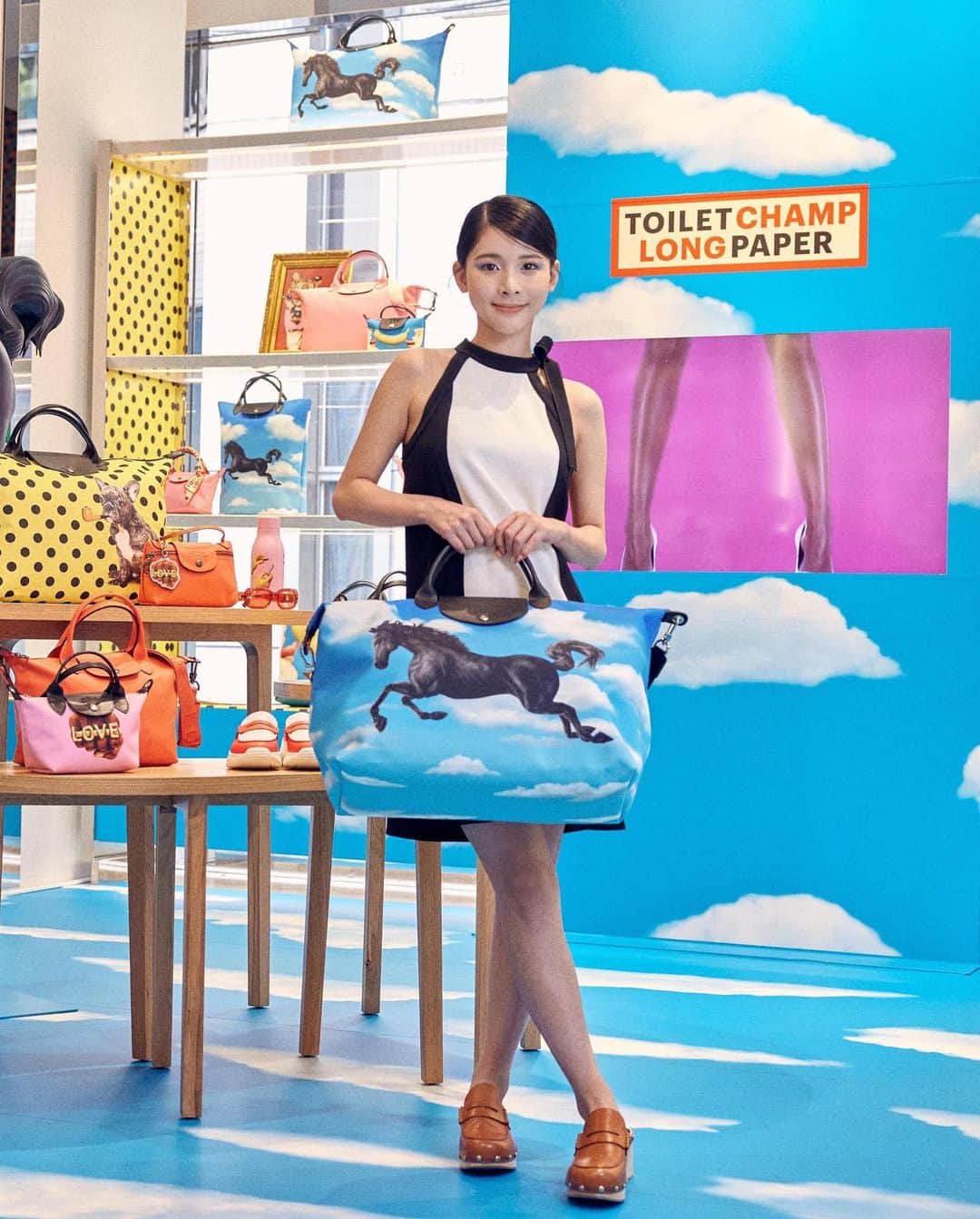 ミチさんのインスタグラム写真 - (ミチInstagram)「LONGCHAMP x TOILETPAPER トイレットペーパーとコラボ中の ...