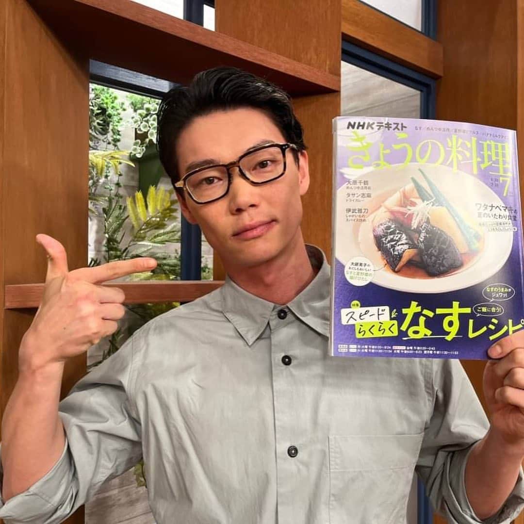 のインスタグラム：「写真3枚目から伝わる緊張感、お料理生放送楽しかった〜^_^  #きょうの料理　#生放送料理　#緊張感は指に出る #優しすぎたNHK大阪の皆さん」