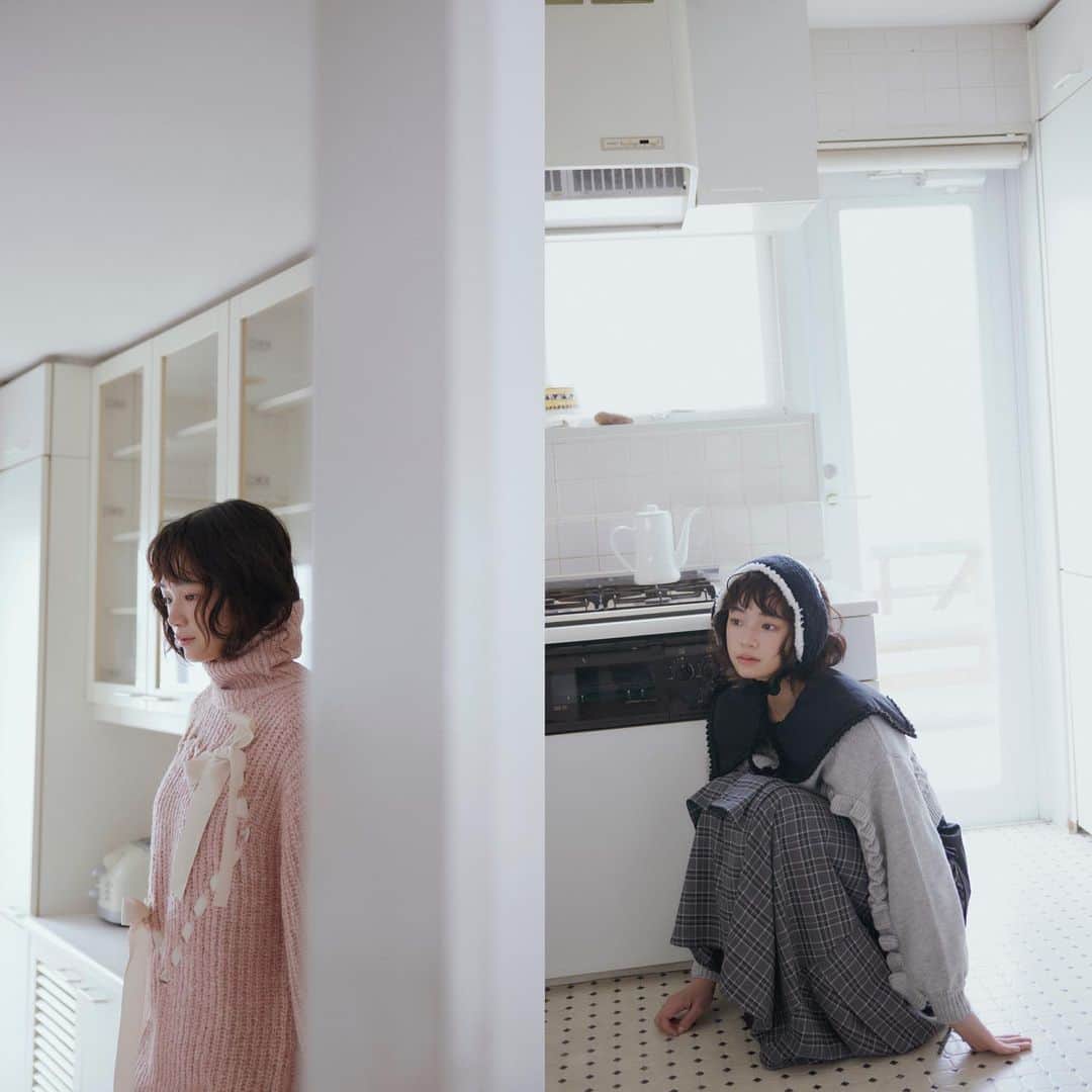 merry jennyのインスタグラム：「. 【 2023 winter LOOK BOOK 】  merry jenny 2023 winter LOOK BOOK 📚  merry jenny 2023 autumn&winter collection -- Dream well --  photograph: @toshiakikitaoka  model: @yui_okamoto_  hair&make : @torivomit  styling : @rurimatsui  direction: @knax_official  @merryjenny_instagram     #merryjenny #メリージェニー #2023aw #winter #dreamwell」