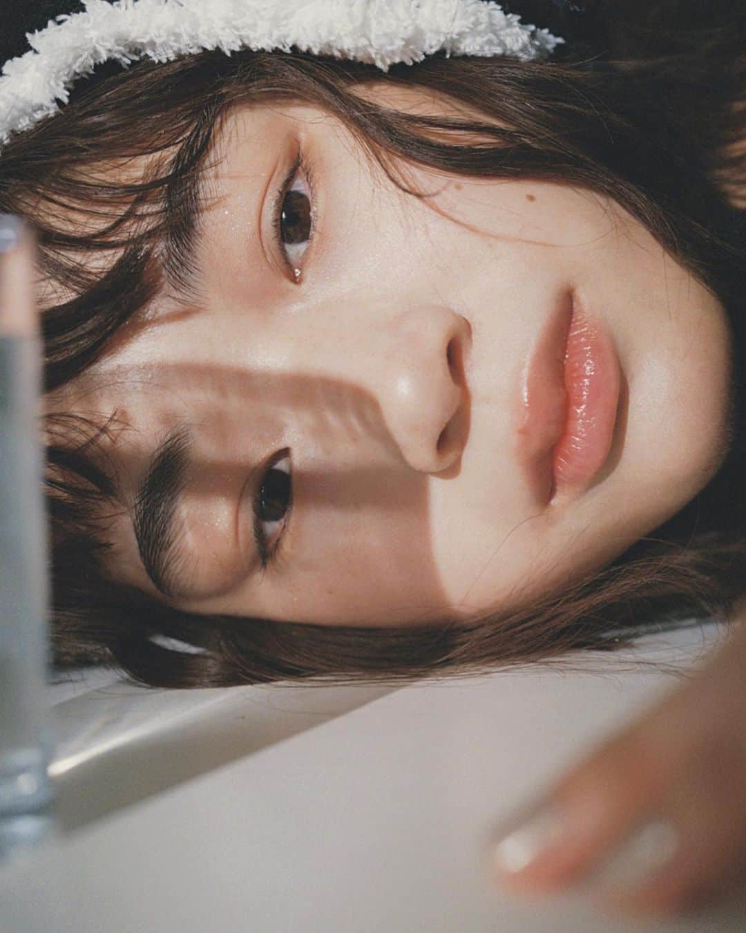 merry jennyのインスタグラム：「. 【 2023 winter LOOK BOOK 】  merry jenny 2023 winter LOOK BOOK 📚  merry jenny 2023 autumn&winter collection -- Dream well --  photograph: @toshiakikitaoka  model: @yui_okamoto_  hair&make : @torivomit  styling : @rurimatsui  direction: @knax_official  @merryjenny_instagram     #merryjenny #メリージェニー #2023aw #winter #dreamwell」