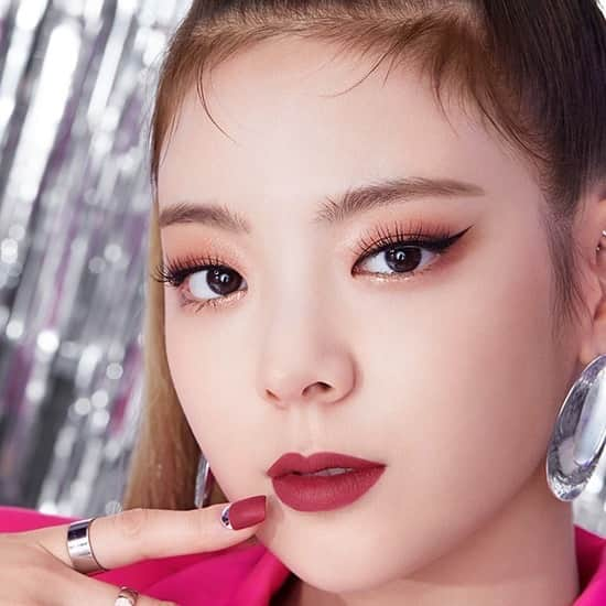 Maybelline New Yorkさんのインスタグラム写真 - (Maybelline New YorkInstagram)「Happy Birthday 🎉 to the incredible Lia 😍 from our fave K-Pop groups @itzy.all.in.us🎶!! Show her some birthday love 🎂 in the comments 🎊 !」7月21日 21時00分 - maybelline