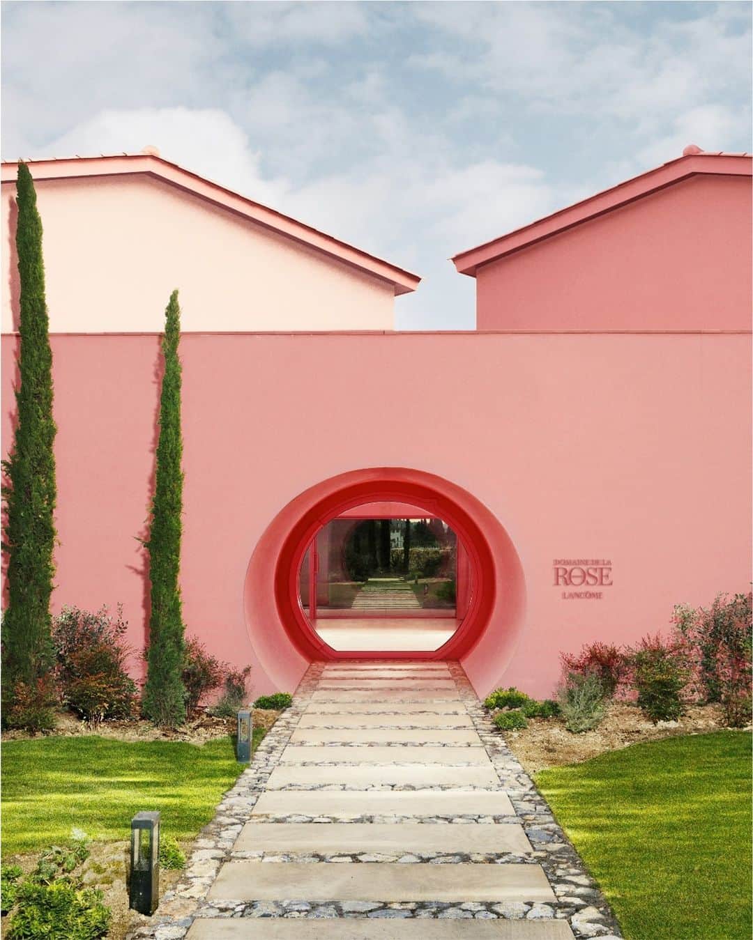 Lancôme Officialさんのインスタグラム写真 - (Lancôme OfficialInstagram)「Welcome to the Domaine de la Rose by Lancôme, the dreamiest pink house, located in the South Of France.💗 #Lancome #Pinkcore #PinkHouse」7月21日 21時00分 - lancomeofficial