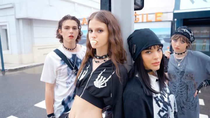 SHEINのインスタグラム：「Ready to rule the school? 🏫 Start the year with statement-making styles that rock the status quo ✨👗👖   🔗:https://shein.shop/ubbzaib  #FirstDayVibes #BackToSchool」