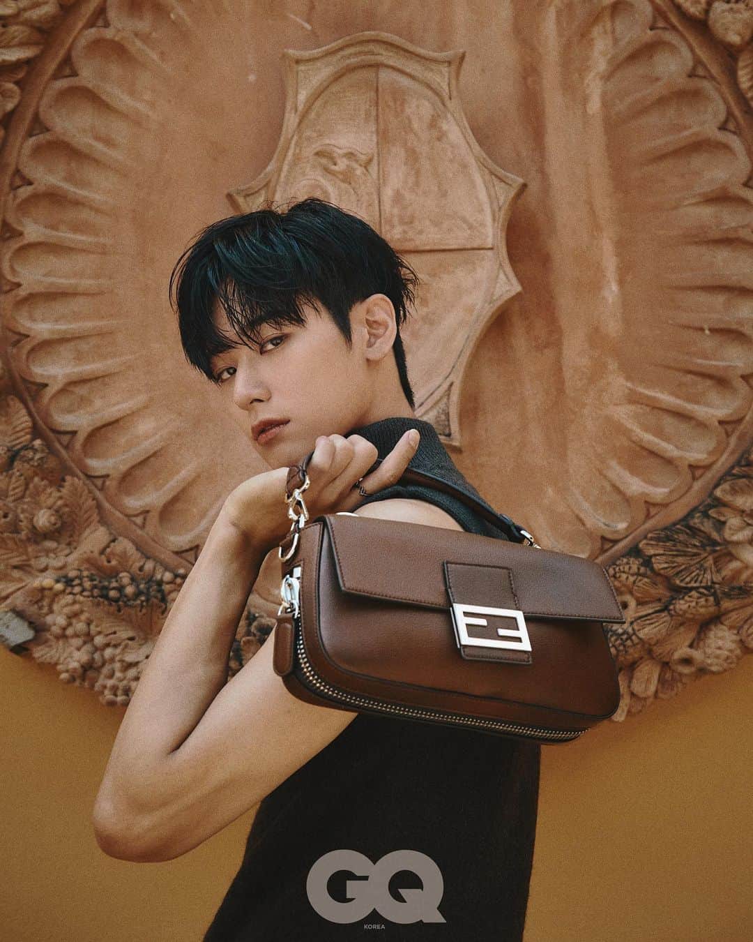 Fendiのインスタグラム：「#Juyeon from @official_theboyz wore #FendiFW23 and a #FendiBaguette in a @gq_korea editorial.  Fashion Editor: @wally.keem Photographer: @yonghee_  Stylist: @58jin Hair: @annannaim Makeup: @bit.boot_jeewon」