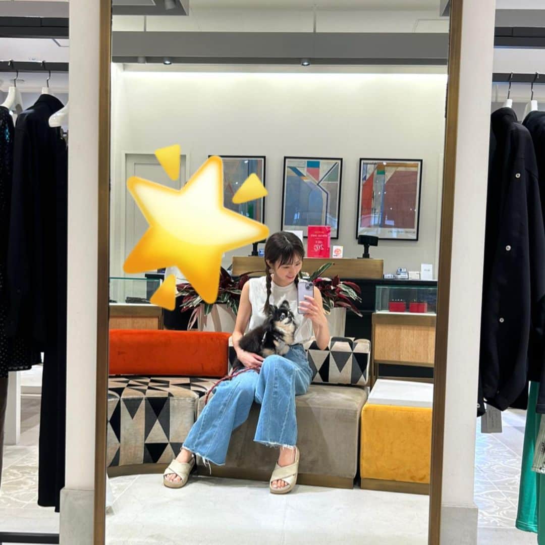 前田ゆうのインスタグラム：「🐶OKのショッピング施設ありがたや😆😆😆 木更津アウトレットにいってきました＾＾♪ワンちゃんつれてショッピングできるからうれしい🥹❤️ワンちゃん預かってくれるところもあるので途中は少しあずかってもらいごはん食べたりゆっくりお買い物ができました😊  もっとワンちゃんといける場所ふえたらいいな〜🐶  今日から夏休みの人も多いのかな〜？夏休みってワクワクする😄学生時代はだいすきやったなあ〜夏休み😁 しかしみなさま素敵な夏休みすごしてね😆」