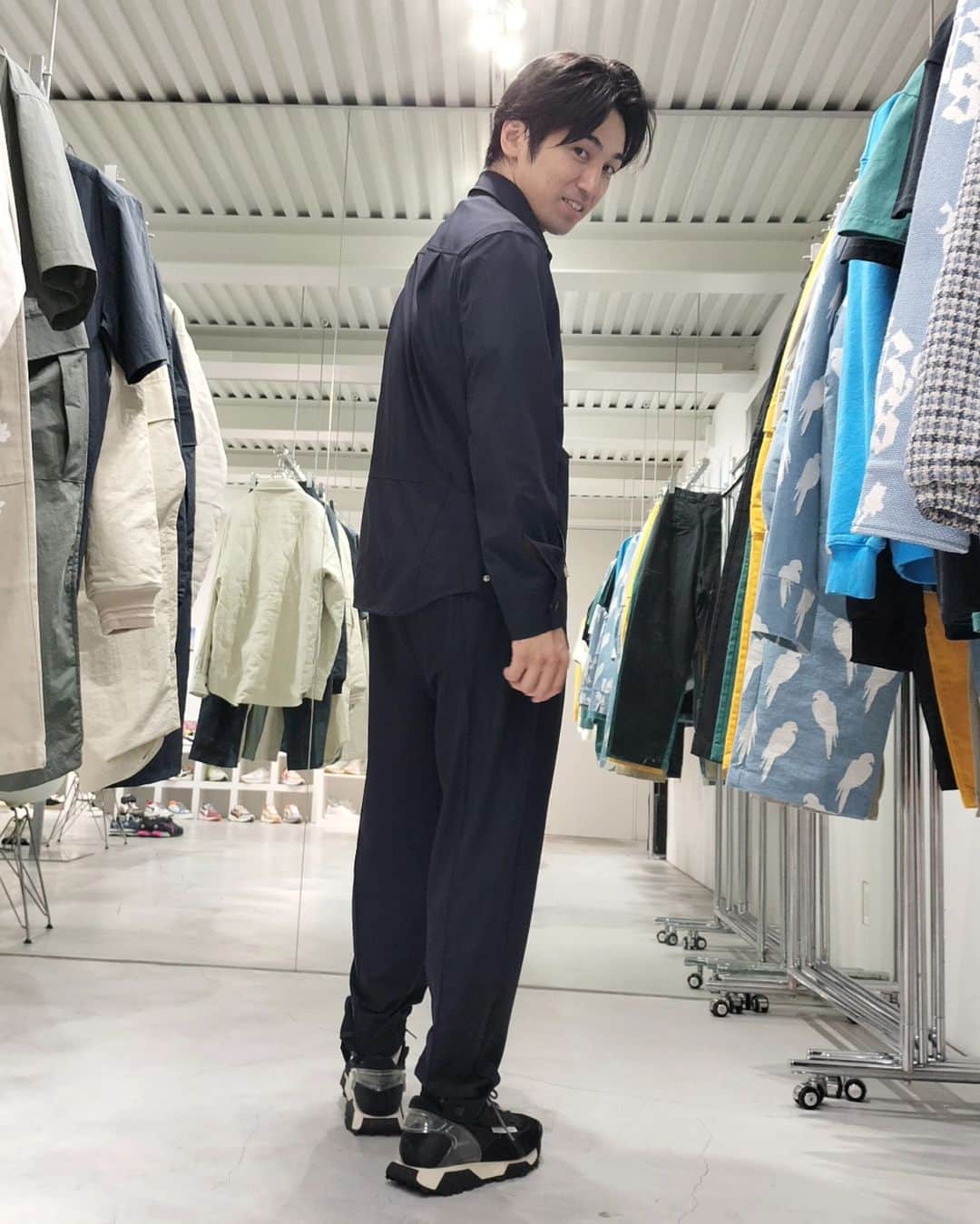 高橋光臣のインスタグラム：「Get the RUN OF Νew shoes.  This is so cool! RUN OF のΝewシューズを入手。 これ最高に格好いいんだよ！  @kiryu_showroom  @run_of_ra  @emporioarmani #shoes  #スニーカー」