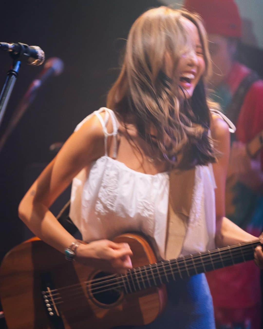 宮崎絹子のインスタグラム：「しあわせで胸がいっぱい。 みんなありがとう🥹💕 大阪アットホームすぎ!!!! すきやでー💕💕💕  ----------------- 今日発表になりました🌙✨ 今年も11月にビルボードツアーやります  BABYKIY Billboard Live TOUR　 “Love seasons” 2023  ■ビルボードライブ東京（1日2回公演） 2023/11/2（木）1stステージ 開場17:00 開演18:00 / 2ndステージ 開場20:00 開演21:00 ■ビルボードライブ大阪（1日2回公演） 2023/11/18（土）1stステージ 開場15:00 開演16:00 / 2ndステージ 開場18:00 開演19:00 ■ビルボードライブ横浜（1日2回公演） 2023/11/24（金）1stステージ 開場17:00 開演18:00 / 2ndステージ 開場20:00 開演21:00  詳しくは babykiy.comをcheckしてね！  -----------------  #babykiy」