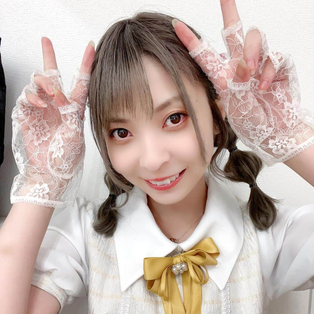 草場愛のインスタグラム：「✌️💕  ୨୧････････････････････････････････････････････････････････୨୧  東京中央美容外科池袋東口院( @tcbikebukuro )さんで今井先生（ @tcb_imai_kazuomi ）に2回目のコラーゲンピールをしていただいて1ヶ月。  ニキビ跡が少しずつ薄くなってきててメイクが楽になりました☺︎ もっともっと素肌美人目指します💪🔥 . . #東京中央美容外科 #東京 #池袋 #美容整形 #コラーゲンピール #PR」