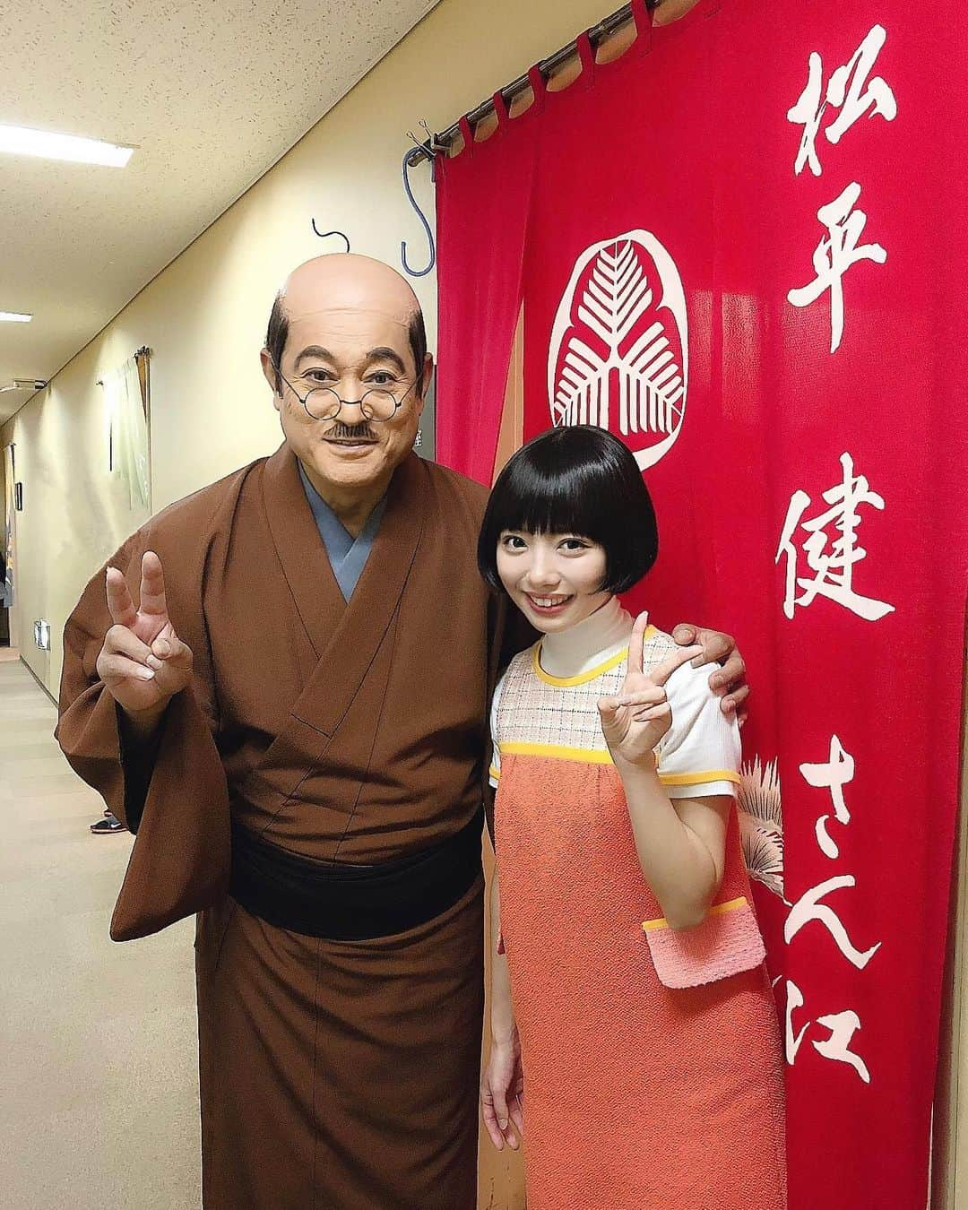 齊藤京子さんのインスタグラム写真 - (齊藤京子Instagram)「4年振りに健さんにお会いできました！ 舞台サザエさんで波平さんとワカメの親子役を演じさせていただいてから4年が経ち、マツケンサンバでご一緒させていただけたことがとても光栄で幸せでした☺️ 健さんとってもかっこよかったー！😌✨」7月21日 21時42分 - saitokyoko_official