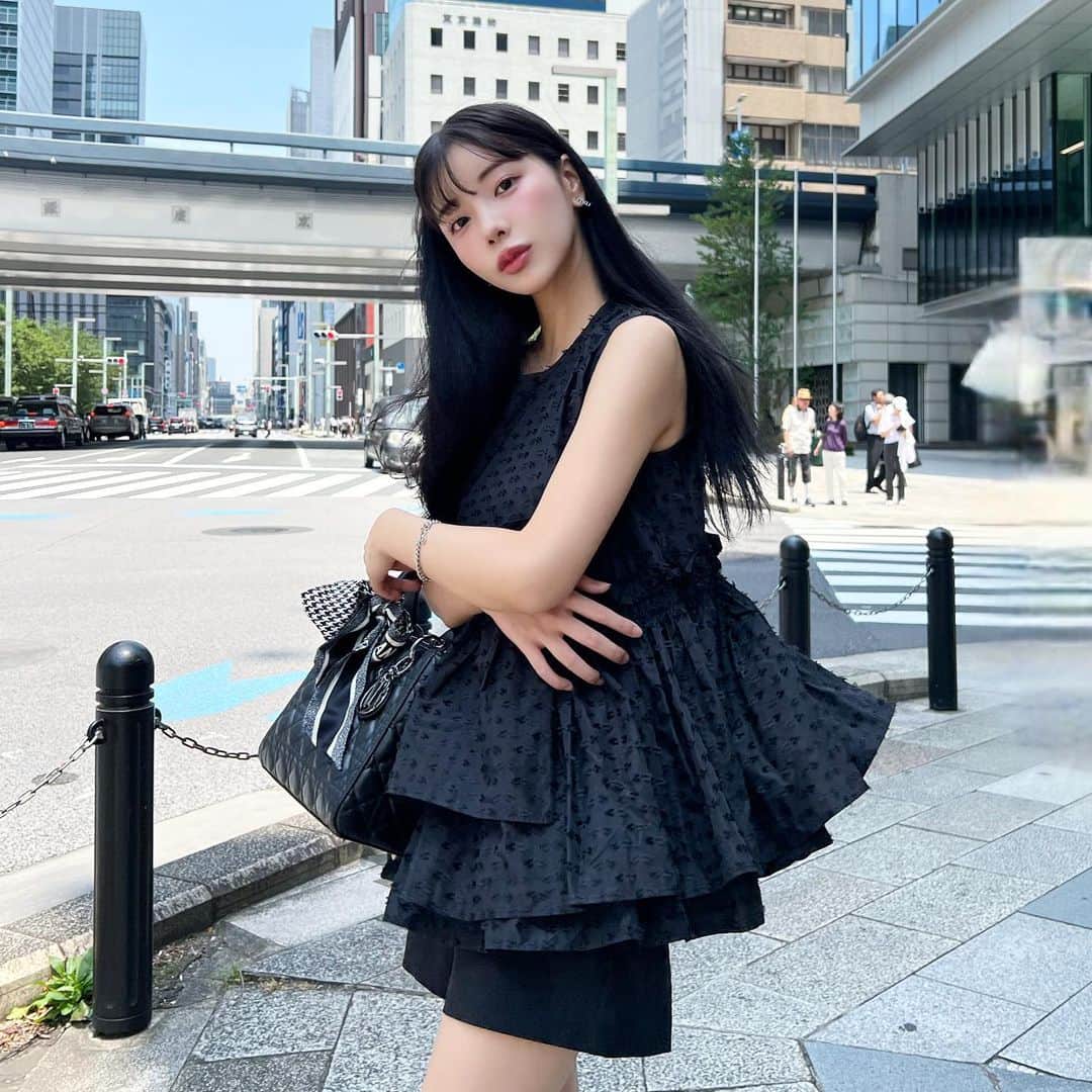 えみ姉のインスタグラム：「ㅤ はろー♡♡ どんな週末過ごすのーん🐇？ ㅤ ㅤ #銀座 #ブラックコーデ」