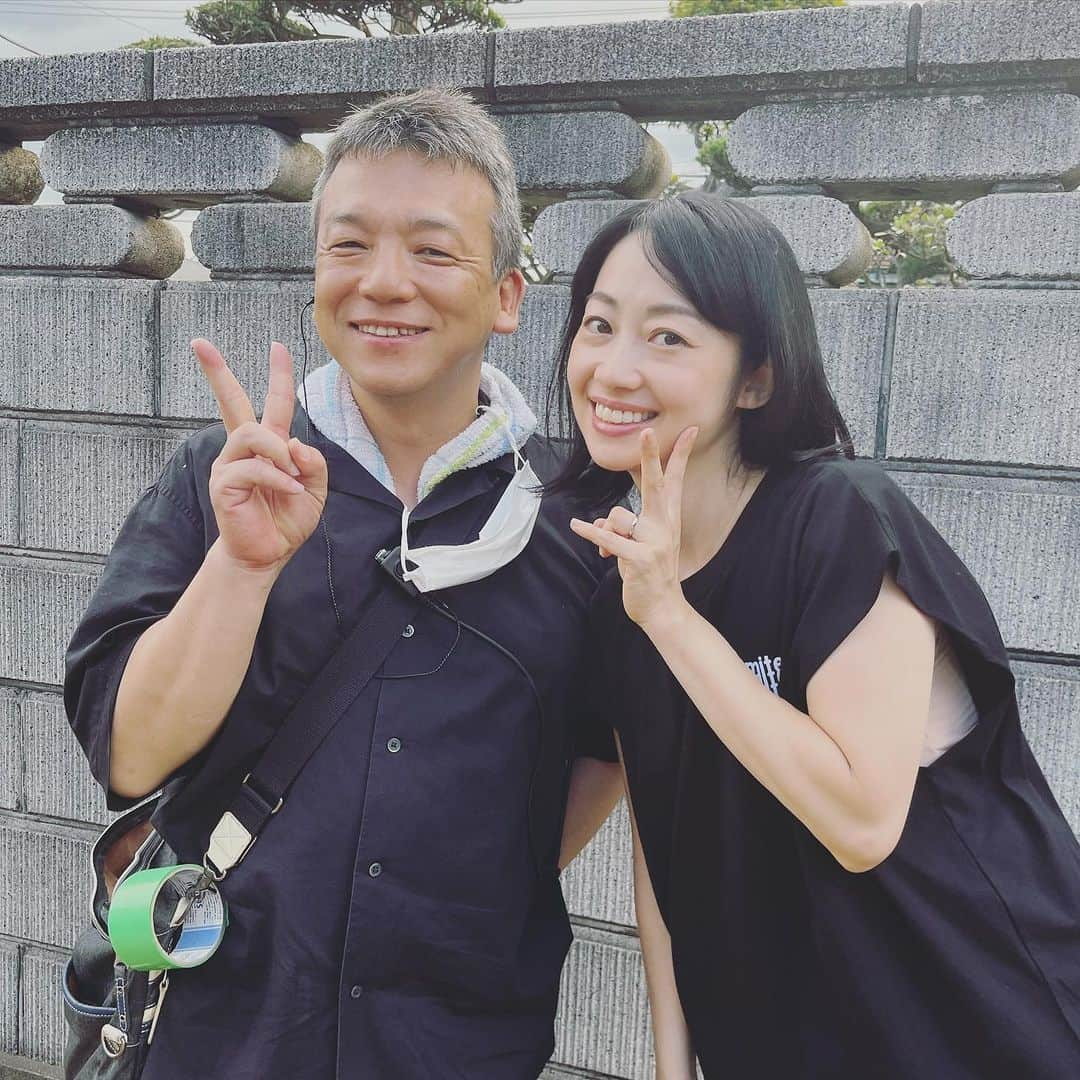 肘井美佳のインスタグラム：「Happy reunion with GARO saff!  現場で初期の牙狼で一緒だった伊藤さんに再会！  帰りの電車で先頭車両に乗って癒されたひととき。  #GARO #reunion #当時23歳 #みんなのお父さんのようだった伊藤さん #今もそうだった  #電車好きな人はこれでわかるのだろうか」