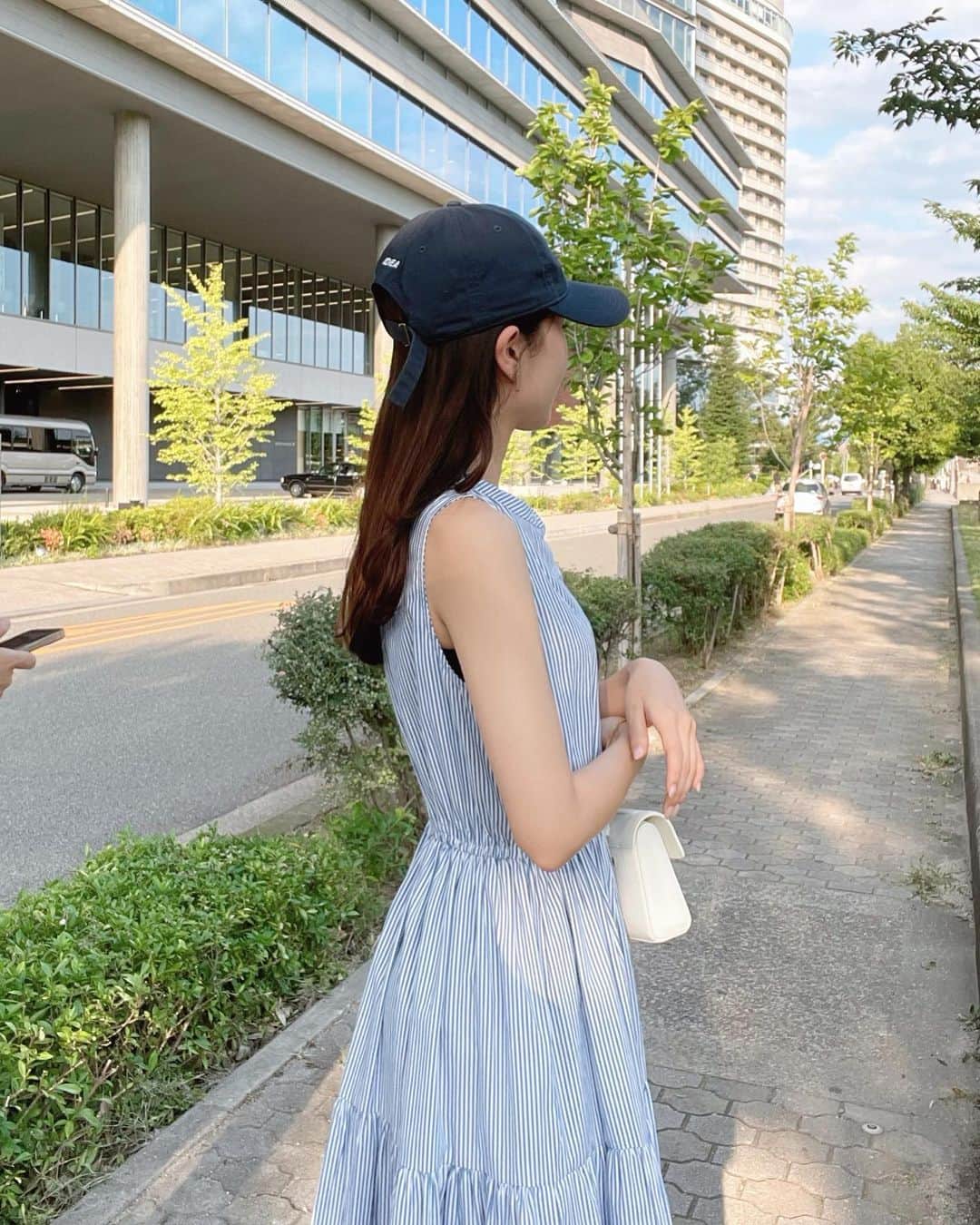 ハンナミのインスタグラム：「🧢🚿🌞🌿  ライブ行く前に 📸」