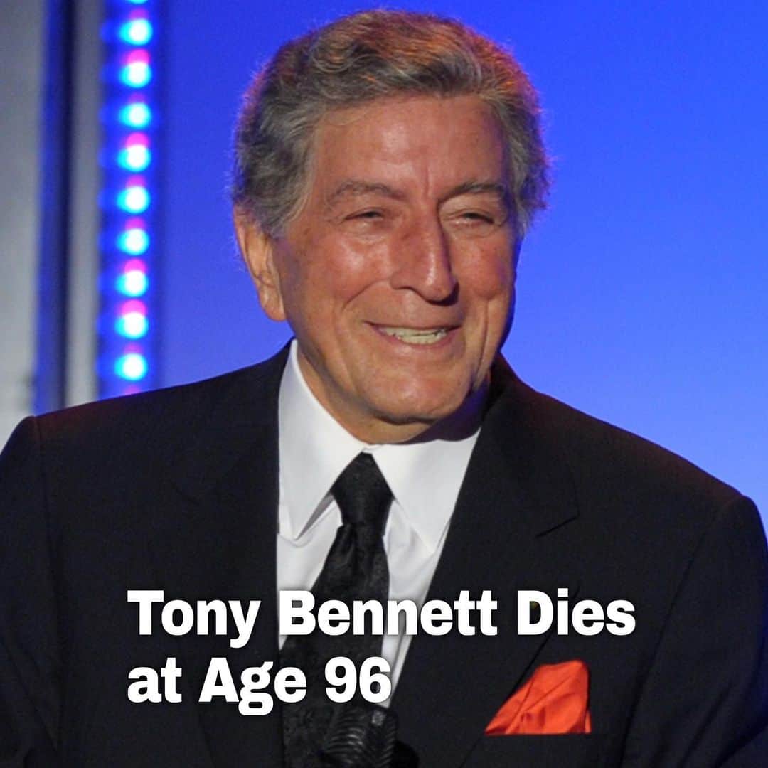 Just Jaredさんのインスタグラム写真 - (Just JaredInstagram)「Music legend Tony Bennett died on Friday morning at the age of 96. Tap this photo in the LINK IN BIO for more details.  #TonyBennett Photos: Getty」7月21日 22時03分 - justjared