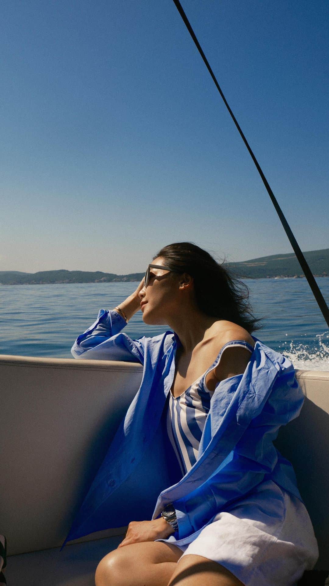 アリス・ガオのインスタグラム：「spritzes, cats, and the adriatic sea — what more could a girl ask for? a compilation of our stay at @ooportonovi.  [second video collaboration with @taylorhang in this series]」