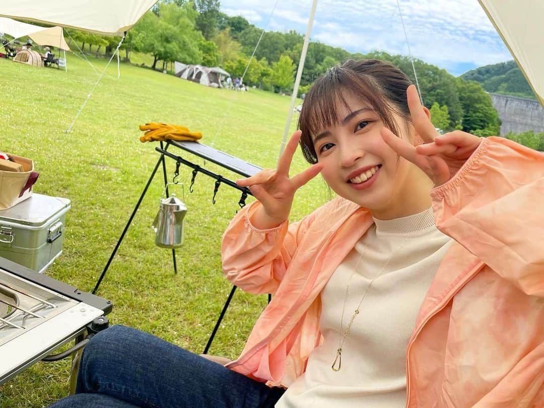 澤口実歩のインスタグラム：「６月の休日‼︎ （連日、時差投稿すんまへん...）  新人の西尾🍑と 安定の佐藤🐟とキャンプ  鍋で作った大量のアヒージョ おいしかった 佐藤が事前に具を切って持ってきてくれたナイス🫶 ありがとう🫶  #キャンプ #日帰りキャンプ #関西 #京都」