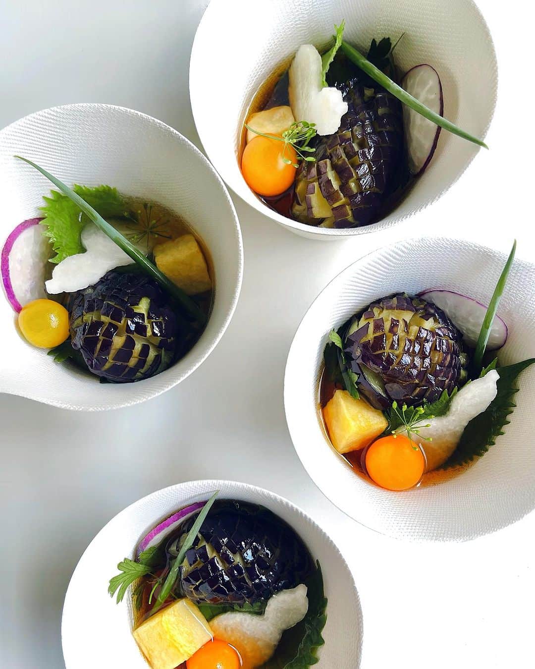Chinamiのインスタグラム：「もう一品欲しいとき、常備菜の揚げ浸しがあるとホントに助かりますー🥹🙏🏻  #野菜 #夏野菜 #揚げ浸し」