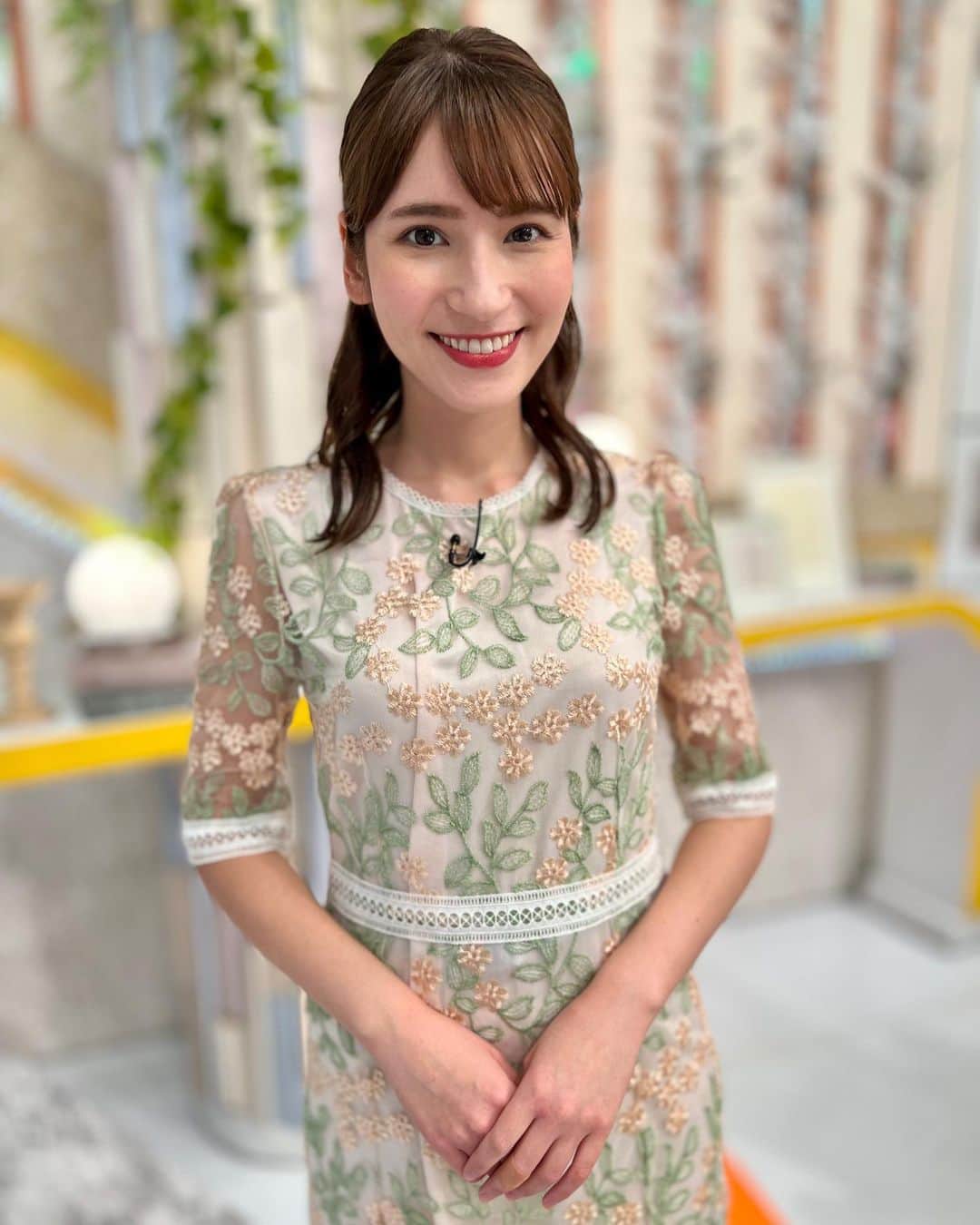 澤田愛美のインスタグラム：「.  今週は月曜日〜金曜日の5日間 キャスターを担当しました😊  ご覧頂きありがとうございました！  ハレのちあした18時台のニュースでは あすから夏休みという話題もありましたね🍉 充実したお休みになりますように😙  .   #ニュース #報道 #青森朝日放送 #ハレのちあした #アナウンサー」