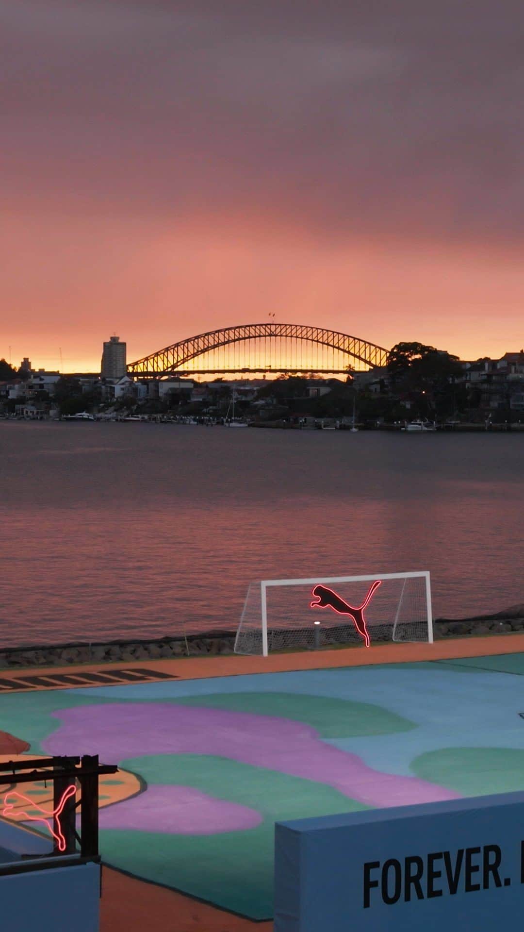 PUMA Footballのインスタグラム：「Welcome to Cockatoo Island, SYDNEY 📍🤩   Celebrating the women’s game, while tackling challenges and making plans to accelerate it.  This is a tribute to pioneers and a stage for future champions.  #ForeverFaster」