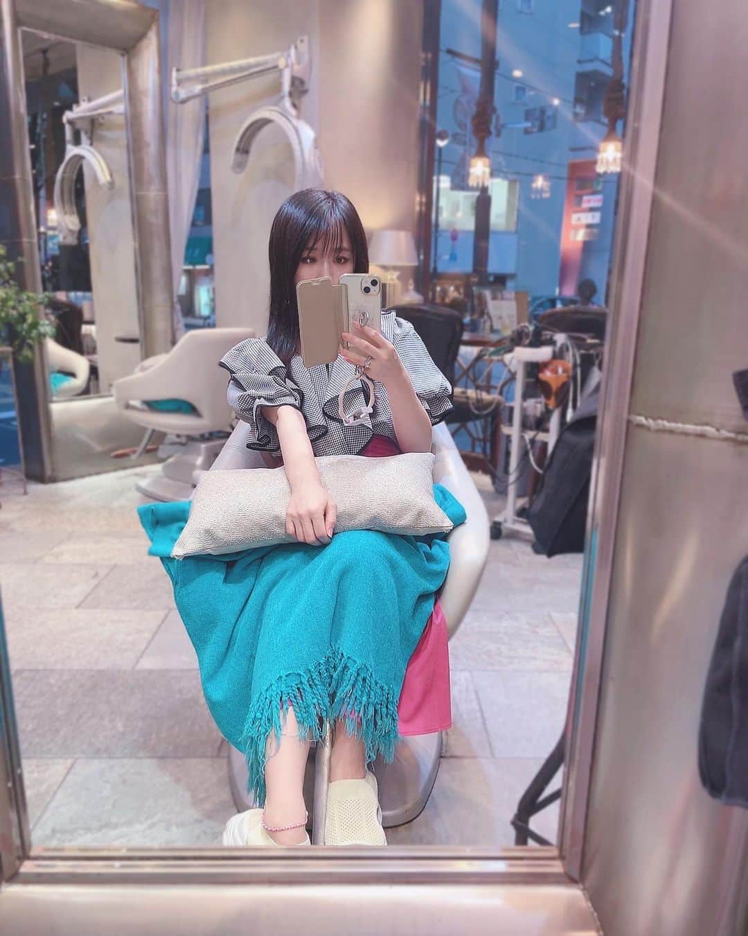 久保亜沙香のインスタグラム：「お布団と枕までもらったら絶対に眠くなっちゃう💤(違  #ニューヨークドライカット」