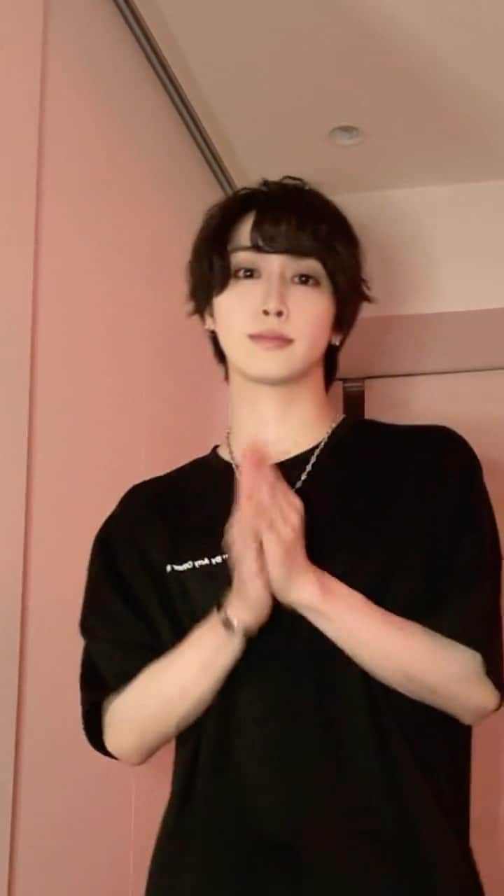 武本悠佑（ゆっけ）のインスタグラム：「カザフスタンの曲🇰🇿😎  Please follow me😳🫶   #fyp   #Love」