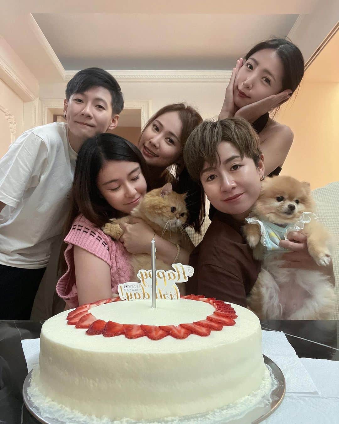 めいのインスタグラム：「-- くるみ誕生日おめでとう🧸💕 これからもみんなと一緒に仲良くなっていこう🥰 ・ ・ ・　 ・ ・ ・  —  #instapic#日本#birthday#寫真#portrait#사진#誕生日プレート#誕生日ケーキ#커피#ポートレート#japanesegirl#beauty#japan#photo_jpn#hermes#섹시#photo#誕生日#フォロー#撮影#model#view#happybirthday#tokyo#follow#portraitsedition  胡桃胡桃生日快樂 希望我們大家感情越來越好🥰」