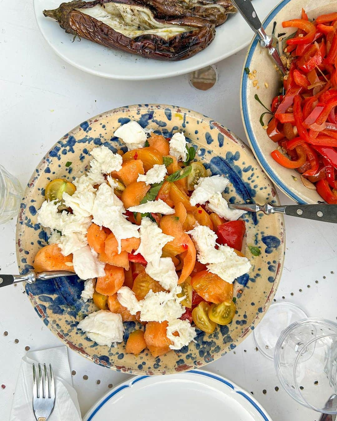 STIL IN BERLINさんのインスタグラム写真 - (STIL IN BERLINInstagram)「Oh the glory - and just a fraction of what we prepared and ate in Provence. Send me a message if you want a particular recipe 🍽️  1, tomatoes with tahini and capers 2, buttery grilled aubergines 3, grilled green beans and lemons 4, tomatoes with sumac onions 5, spiced aubergines with ricotta  6, melon, potato, herb, and roasted feta 7, melon, tomato, and mozzarella with chilies 🌶️ 8, orzo, herb and preserved lemon bake」7月23日 23時09分 - stilinberlin