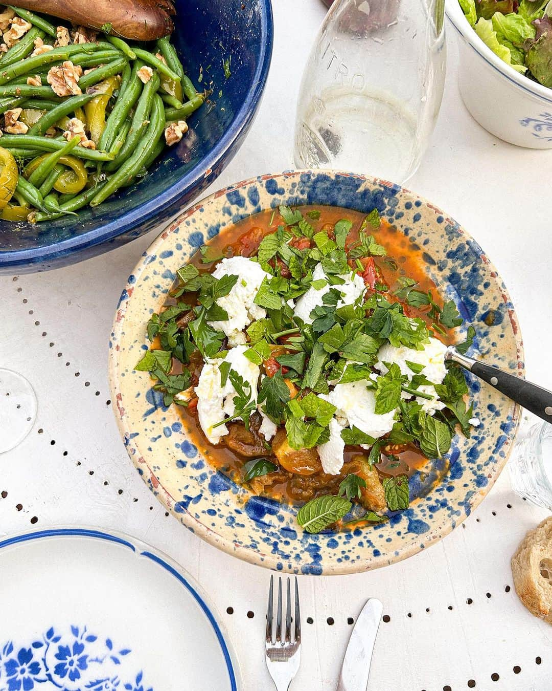 STIL IN BERLINさんのインスタグラム写真 - (STIL IN BERLINInstagram)「Oh the glory - and just a fraction of what we prepared and ate in Provence. Send me a message if you want a particular recipe 🍽️  1, tomatoes with tahini and capers 2, buttery grilled aubergines 3, grilled green beans and lemons 4, tomatoes with sumac onions 5, spiced aubergines with ricotta  6, melon, potato, herb, and roasted feta 7, melon, tomato, and mozzarella with chilies 🌶️ 8, orzo, herb and preserved lemon bake」7月23日 23時09分 - stilinberlin