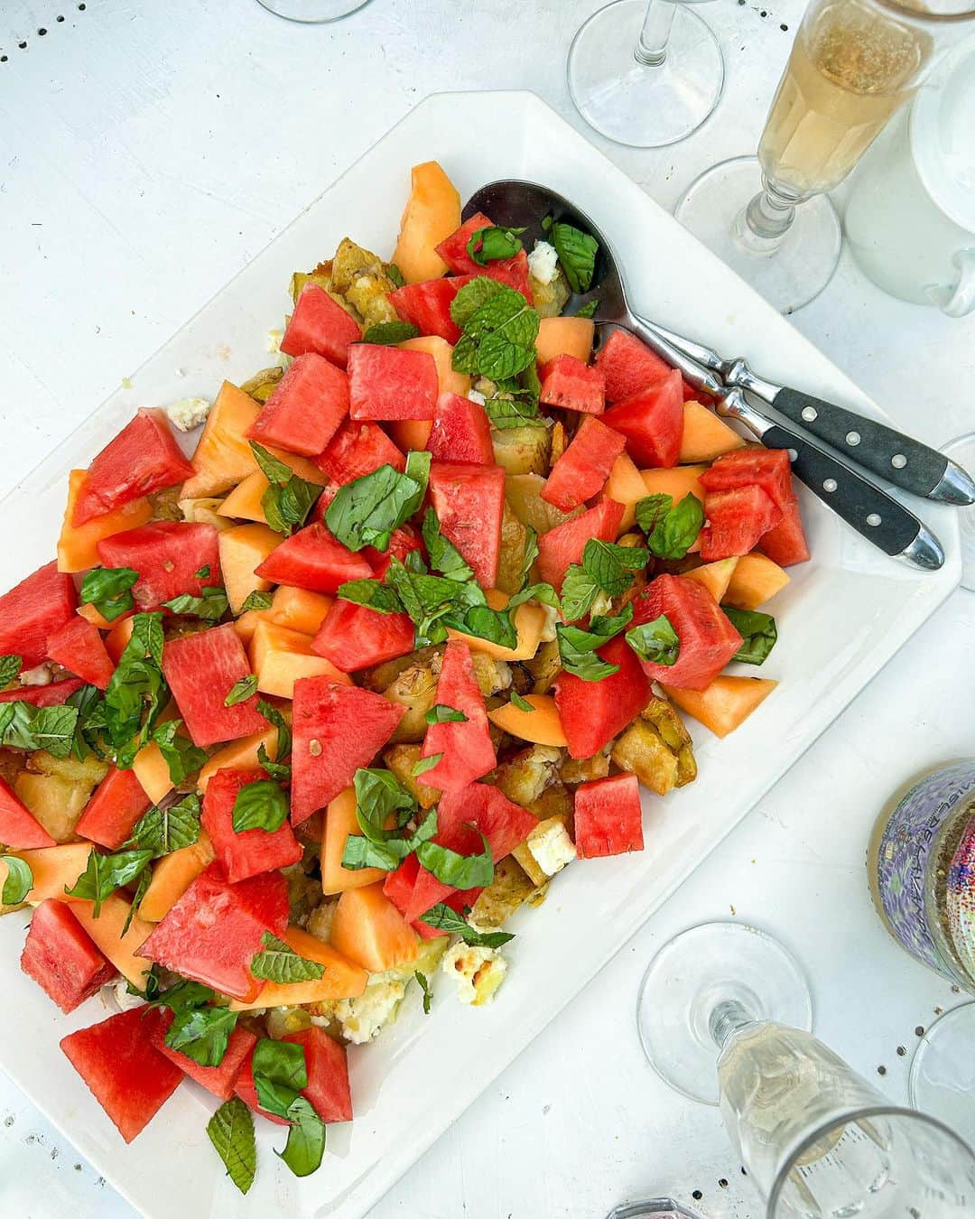 STIL IN BERLINさんのインスタグラム写真 - (STIL IN BERLINInstagram)「Oh the glory - and just a fraction of what we prepared and ate in Provence. Send me a message if you want a particular recipe 🍽️  1, tomatoes with tahini and capers 2, buttery grilled aubergines 3, grilled green beans and lemons 4, tomatoes with sumac onions 5, spiced aubergines with ricotta  6, melon, potato, herb, and roasted feta 7, melon, tomato, and mozzarella with chilies 🌶️ 8, orzo, herb and preserved lemon bake」7月23日 23時09分 - stilinberlin